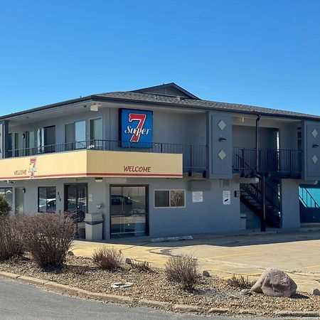 Super 7 Motel Coralville Exterior photo
